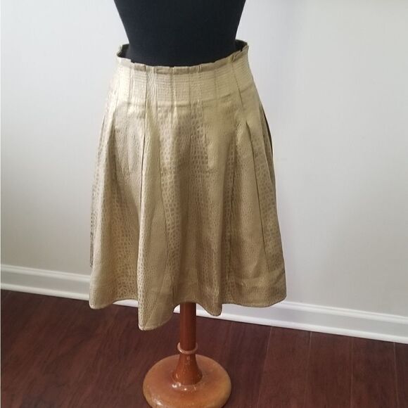 Gold Skater Skirt Sz Medium - Picture 2 of 8